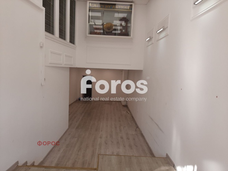 Дава под наем МАГАЗИН, гр. Бургас, Център, снимка 3 - Магазини - 52007993