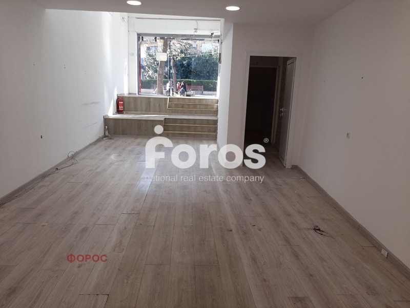 Дава под наем МАГАЗИН, гр. Бургас, Център, снимка 2 - Магазини - 52007993