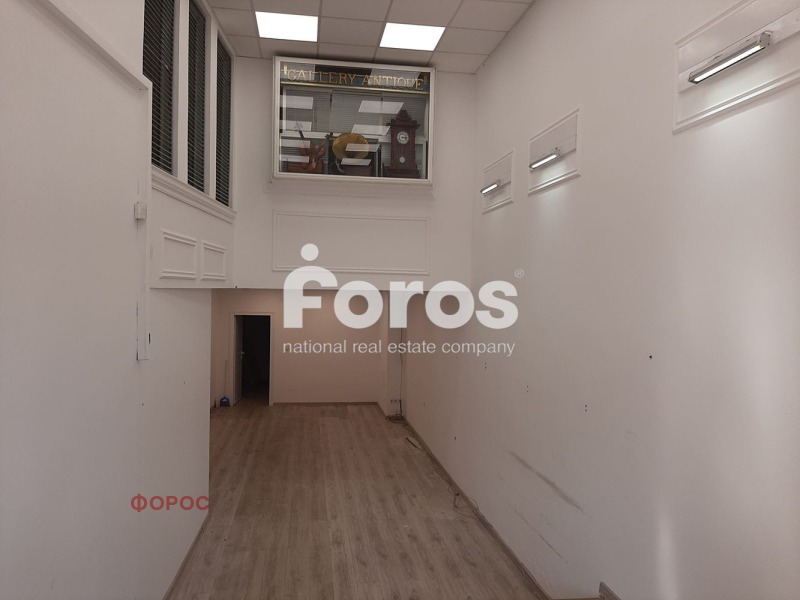 Дава под наем МАГАЗИН, гр. Бургас, Център, снимка 4 - Магазини - 52007993