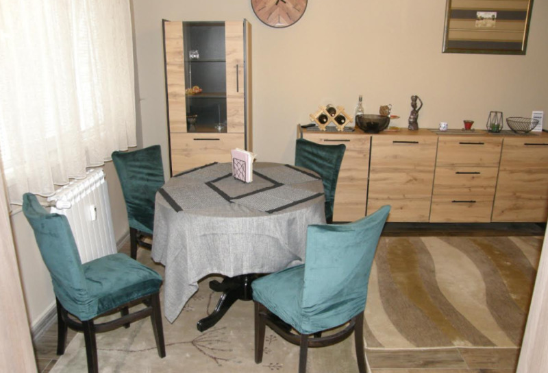 Дава под Наем 3-СТАЕН в град София, Център - 79 кв.м / 850 € » 1 662.46 лв., СОФИЯ ИН