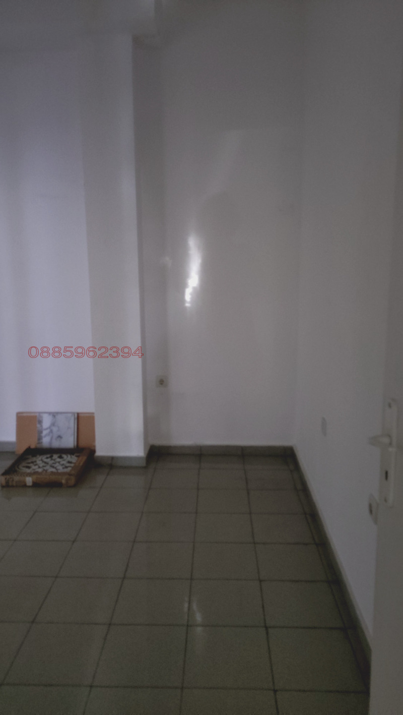Da affittare  Negozio Sofia , Zona B-19 , 32 mq | 26852970 - Immagine [11]