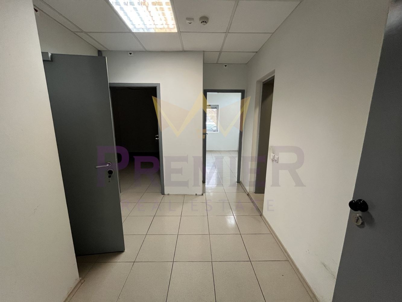 Дава под наем ОФИС, гр. Бургас, Център, снимка 16 - Офиси - 54058686