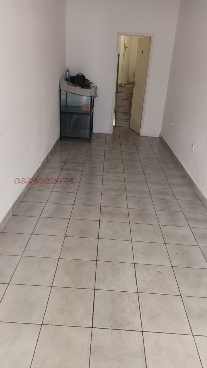 Дава под Наем МАГАЗИН в град София, Център - 28 кв.м / 375 € » 733.44 лв.