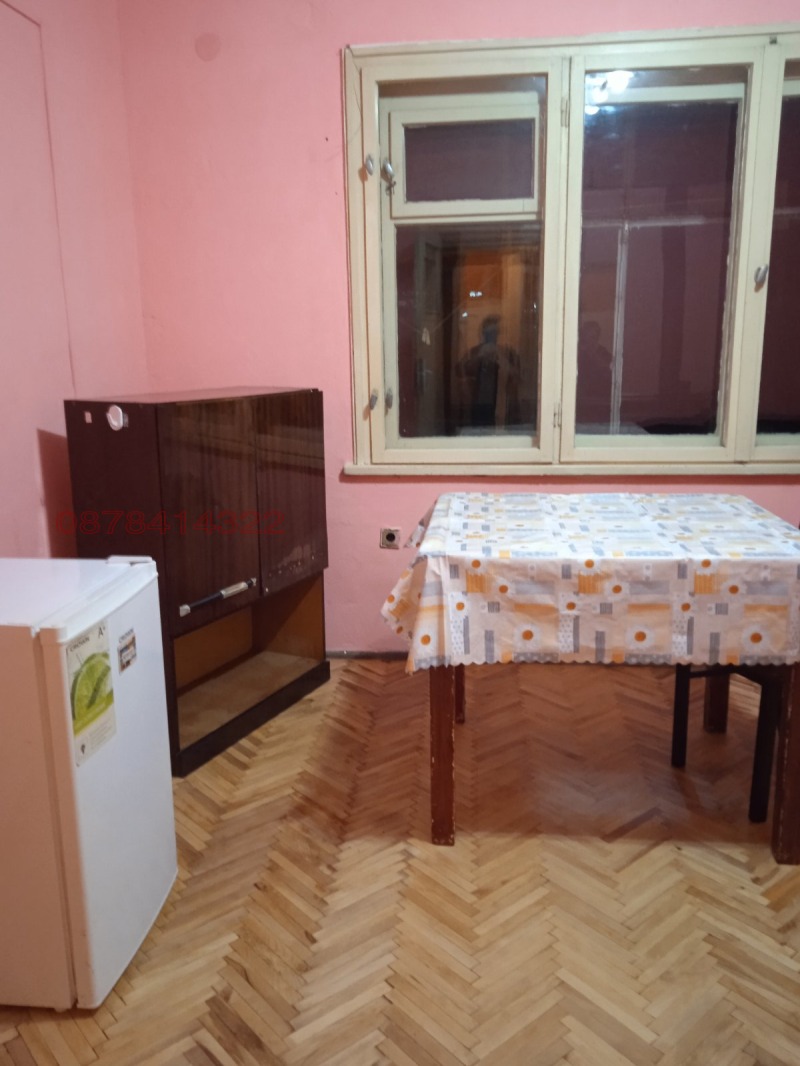 Дава под наем СТАЯ, гр. Варна, ВИНС-Червен площад, снимка 2 - Стаи под наем - 52785270