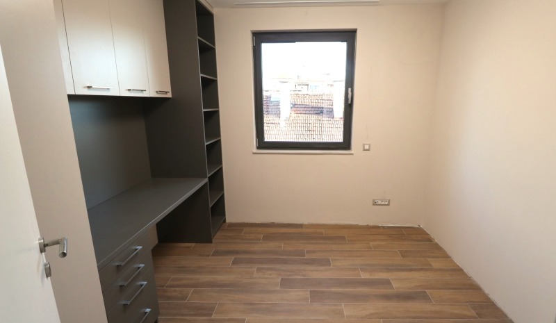 Zu vermieten  3 Schlafzimmer Sofia , Iztok , 150 qm | 36246254 - Bild [5]