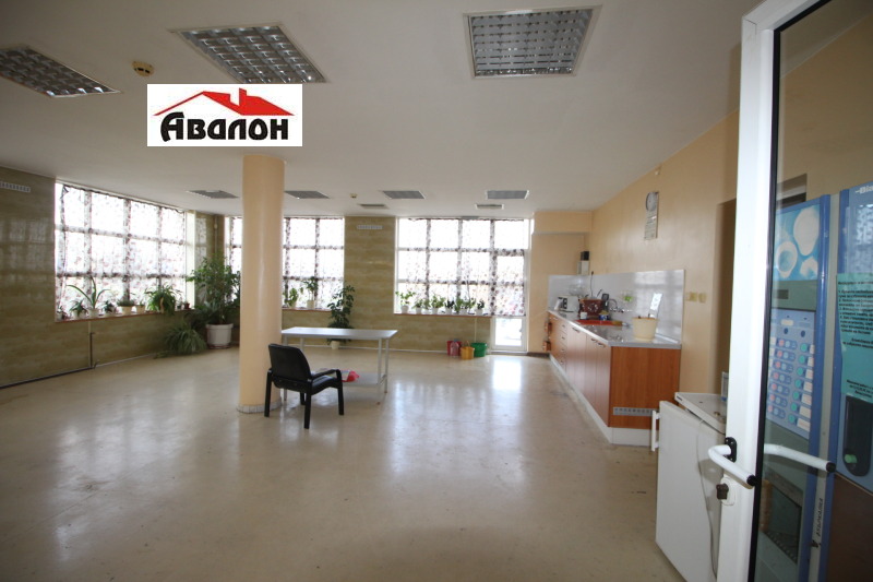K pronájmu  Průmyslová budova Ruse , Čarodejka - Sever , 550 m2 | 23556221 - obraz [4]