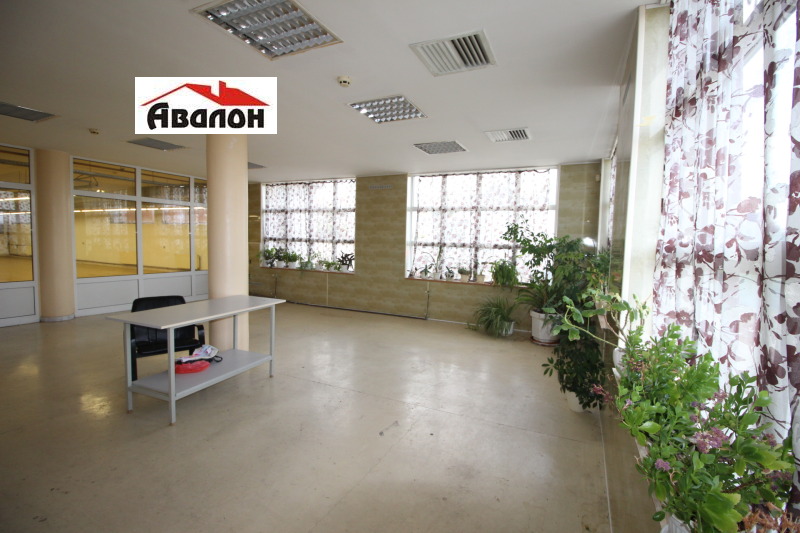 K pronájmu  Průmyslová budova Ruse , Čarodejka - Sever , 550 m2 | 23556221 - obraz [5]