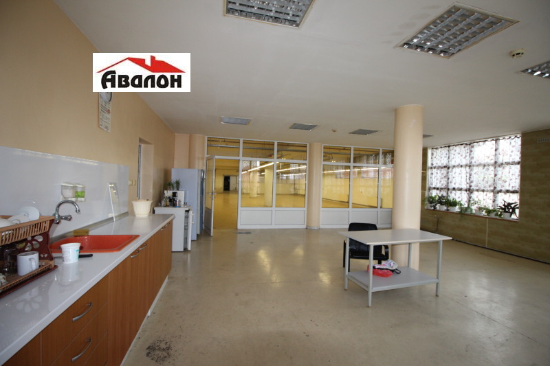 K pronájmu  Průmyslová budova Ruse , Čarodejka - Sever , 550 m2 | 23556221 - obraz [6]