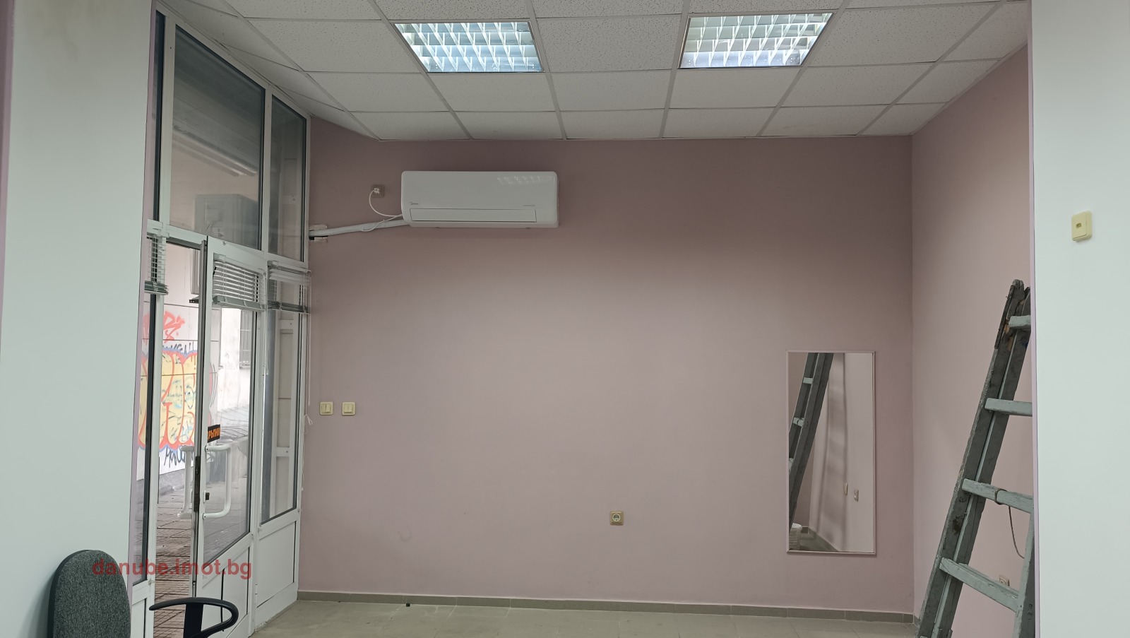Дава под наем МАГАЗИН, гр. Русе, Център