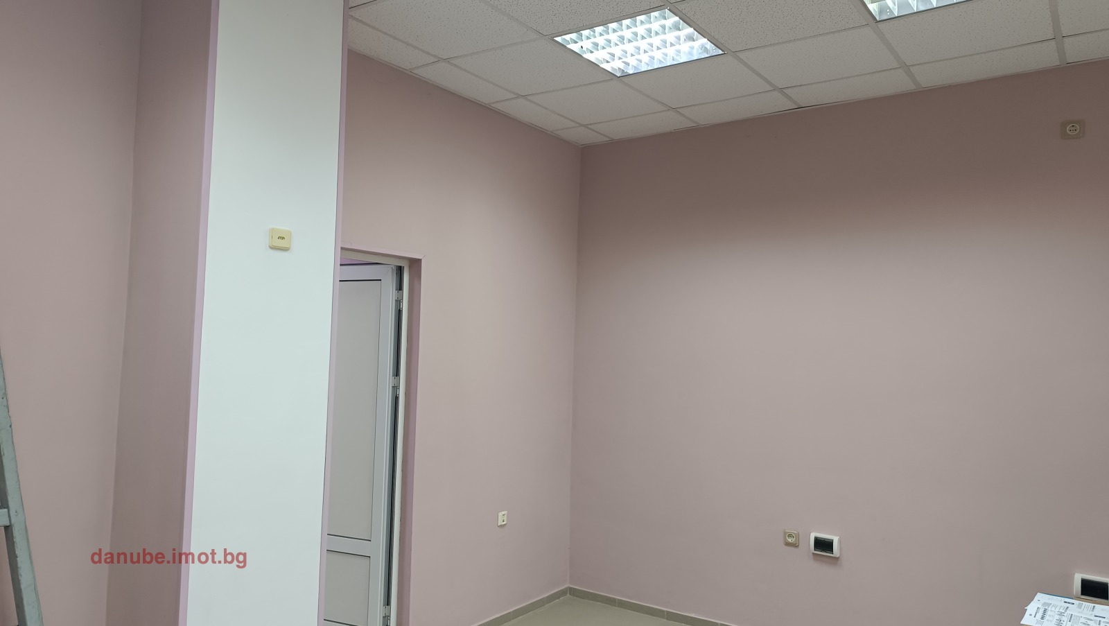 Дава под наем МАГАЗИН, гр. Русе, Център, снимка 2 - Магазини - 55530679
