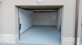 Garage Komatewski wazel, Plowdiw 1