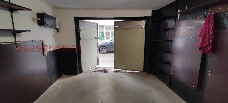 Дава под наем ГАРАЖ, ПАРКОМЯСТО, гр. Варна, Зимно кино Тракия, снимка 2 - Гаражи и паркоместа - 53100901