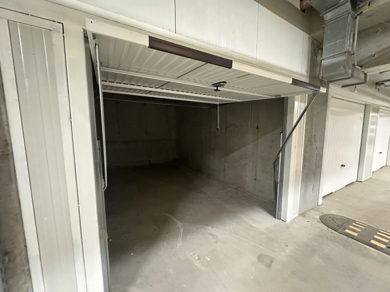 Дава под Наем ГАРАЖ в град София, Малинова долина - 13 кв.м / 200 € » 391.17 лв., ДЖЕЙ И ДЖЕЙ КОРПОРЕЙШЪН ООД