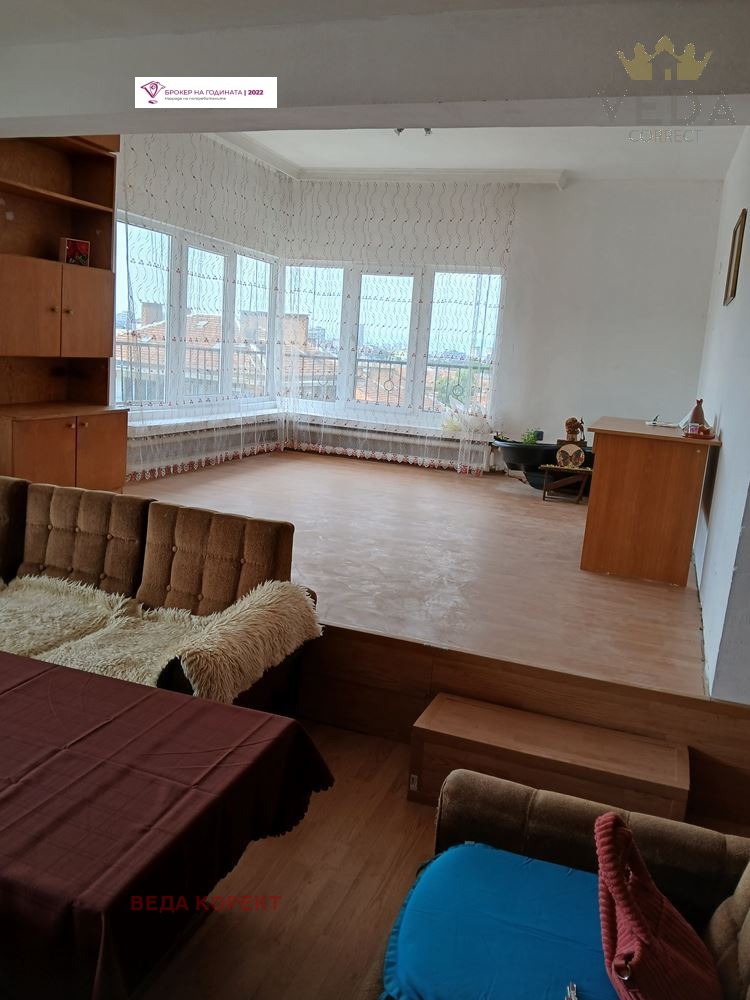Дава под наем  3-стаен град София , Център , 100 кв.м | 46801221