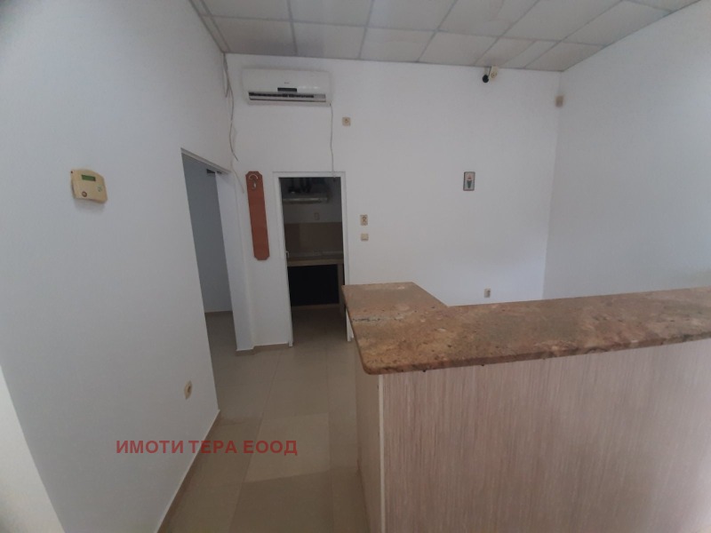 Дава под наем ОФИС, гр. Варна, Колхозен пазар, снимка 10 - Офиси - 53214323