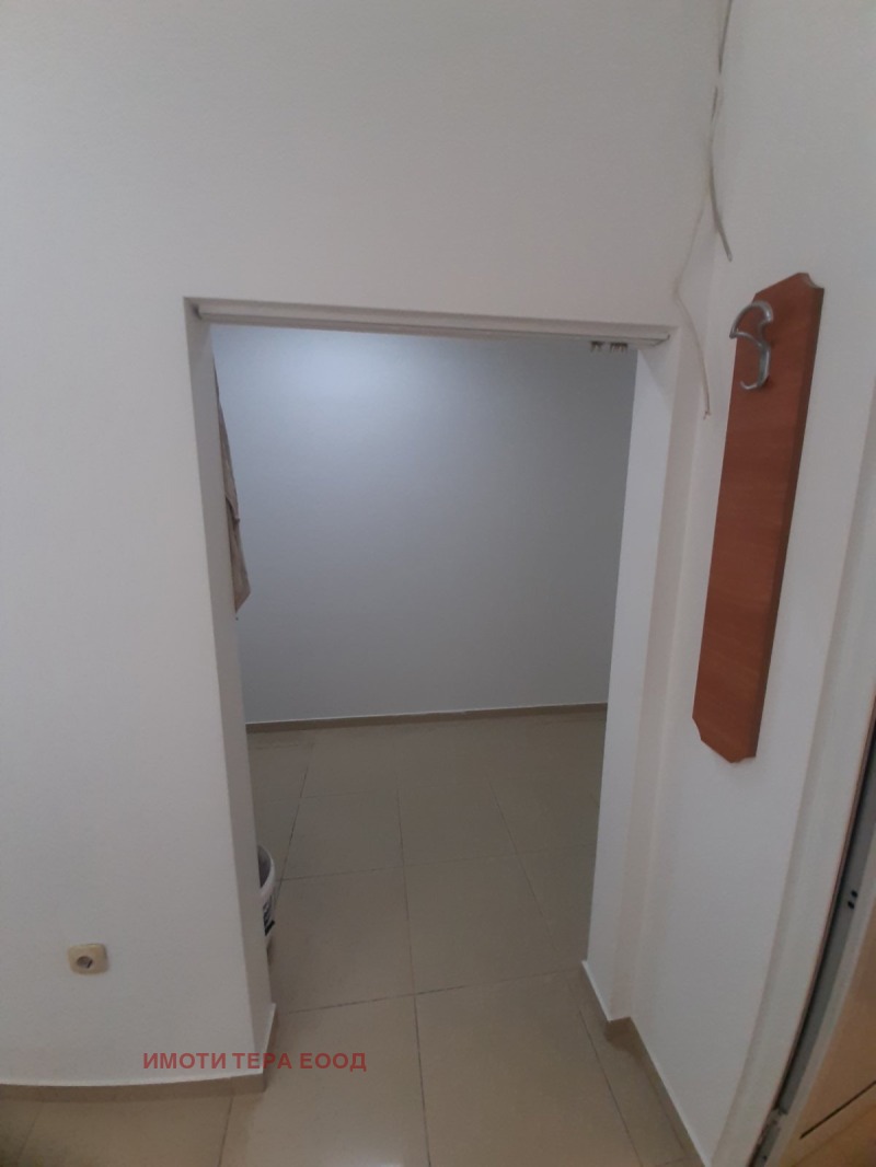 Дава под наем ОФИС, гр. Варна, Колхозен пазар, снимка 2 - Офиси - 53214323