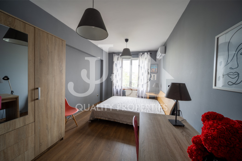 Издаје се  3+ спаваћа соба Софија , Изток , 150 м2 | 71101067 - слика [8]