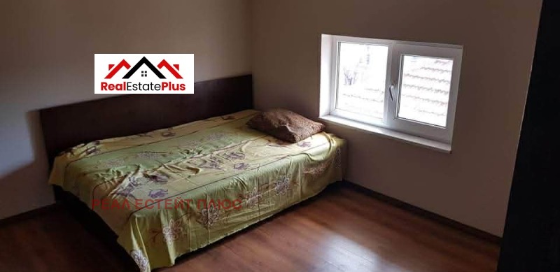 Дава под наем АТЕЛИЕ, ТАВАН, гр. Плевен, Идеален център, снимка 4 - Апартаменти - 53324860