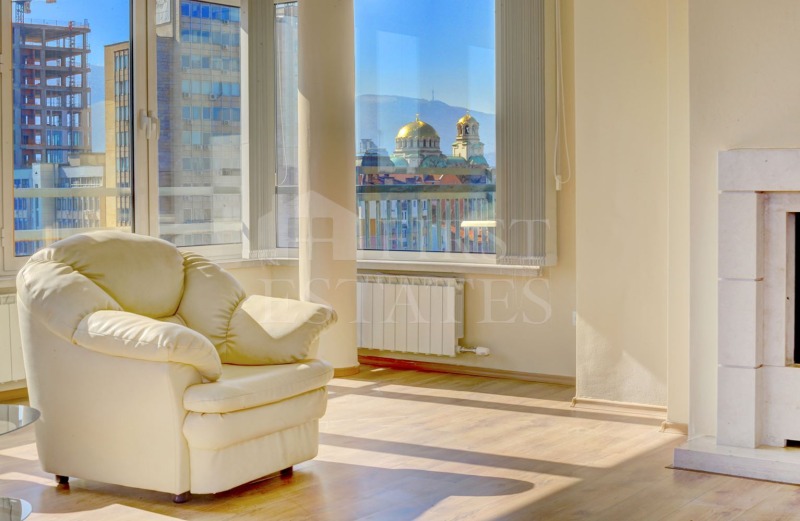 Zu vermieten  3 Schlafzimmer Sofia , Zentar , 240 qm | 18095267