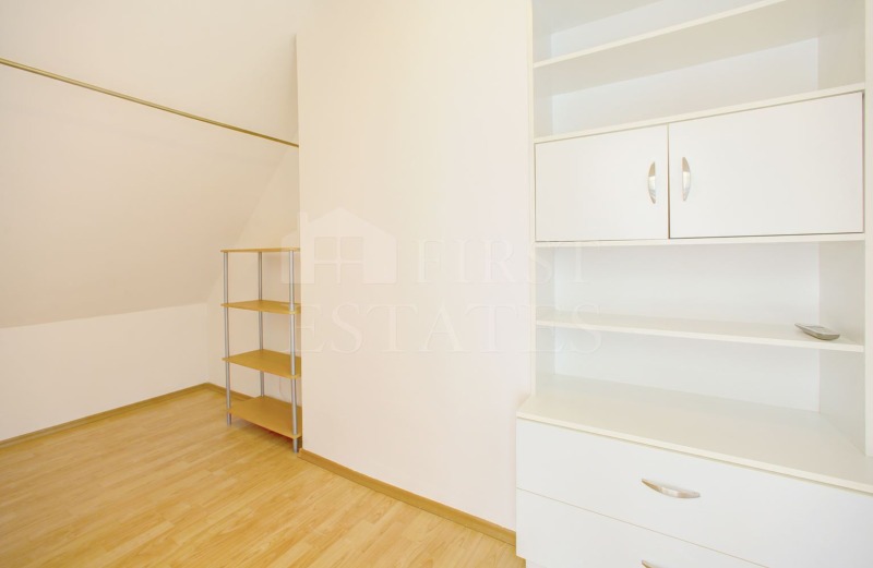 Zu vermieten  3 Schlafzimmer Sofia , Zentar , 240 qm | 18095267 - Bild [10]