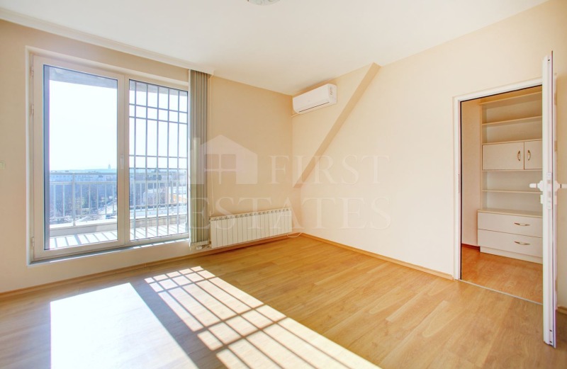 Zu vermieten  3 Schlafzimmer Sofia , Zentar , 240 qm | 18095267 - Bild [15]
