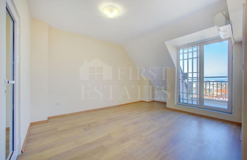 Zu vermieten  3 Schlafzimmer Sofia , Zentar , 240 qm | 18095267 - Bild [12]