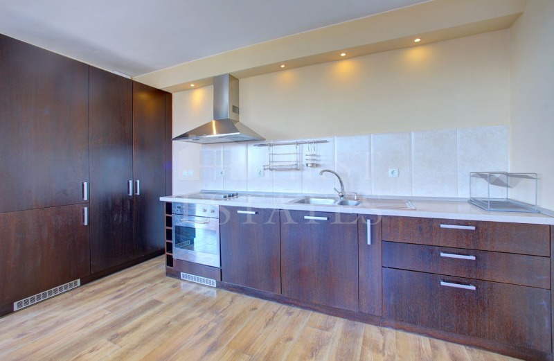 Zu vermieten  3 Schlafzimmer Sofia , Zentar , 240 qm | 18095267 - Bild [6]