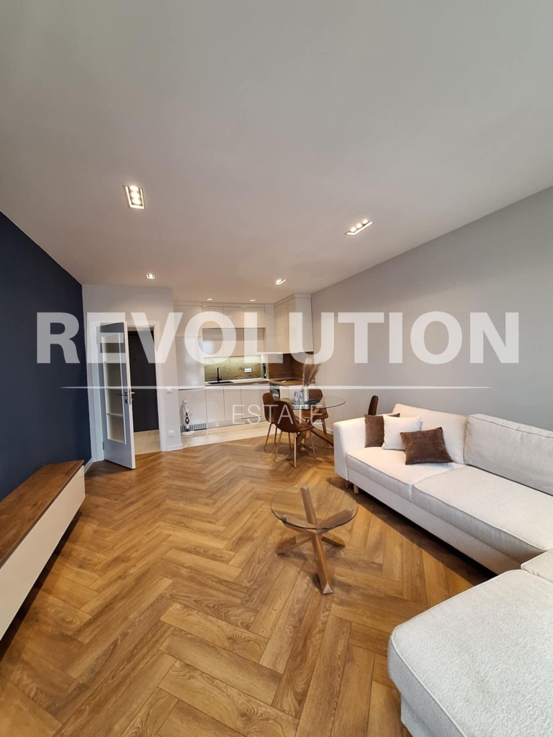 Под наем 2-СТАЕН, град Пловдив, Христо Смирненски • 818 € • 27900666 — Holmes.bg