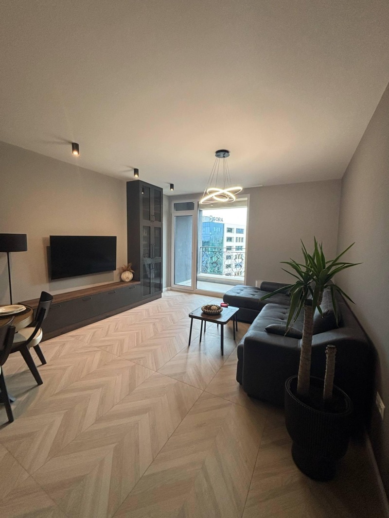 Издаје се  1 спаваћа соба Софија , Крастова вада , 77 м2 | 41928055