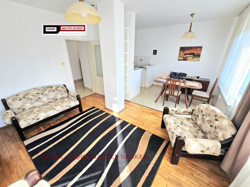 A louer  1 chambre Sofia , Ivan Vazov , 70 m² | 69873862