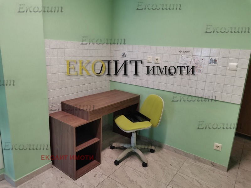 Дава под нем  Магазин, град София, Медицинска академия •  400 EUR • ID 27537100 — holmes.bg - [1] 