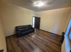 ЕТАЖ ОТ КЪЩА, 80 m2