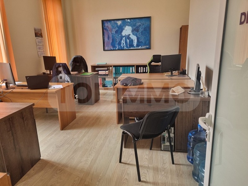 Дава под нем  Офис, град Варна, Център •  700 EUR • ID 57069920 — holmes.bg - [1] 