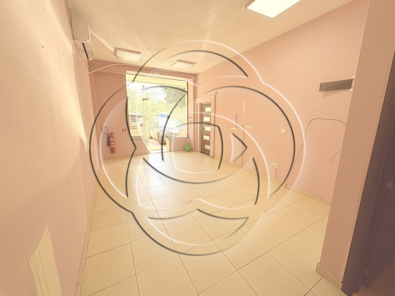 För uthyrning  affär Sofia , Zona B-18 , 110 kvm | 51364172 - bild [3]