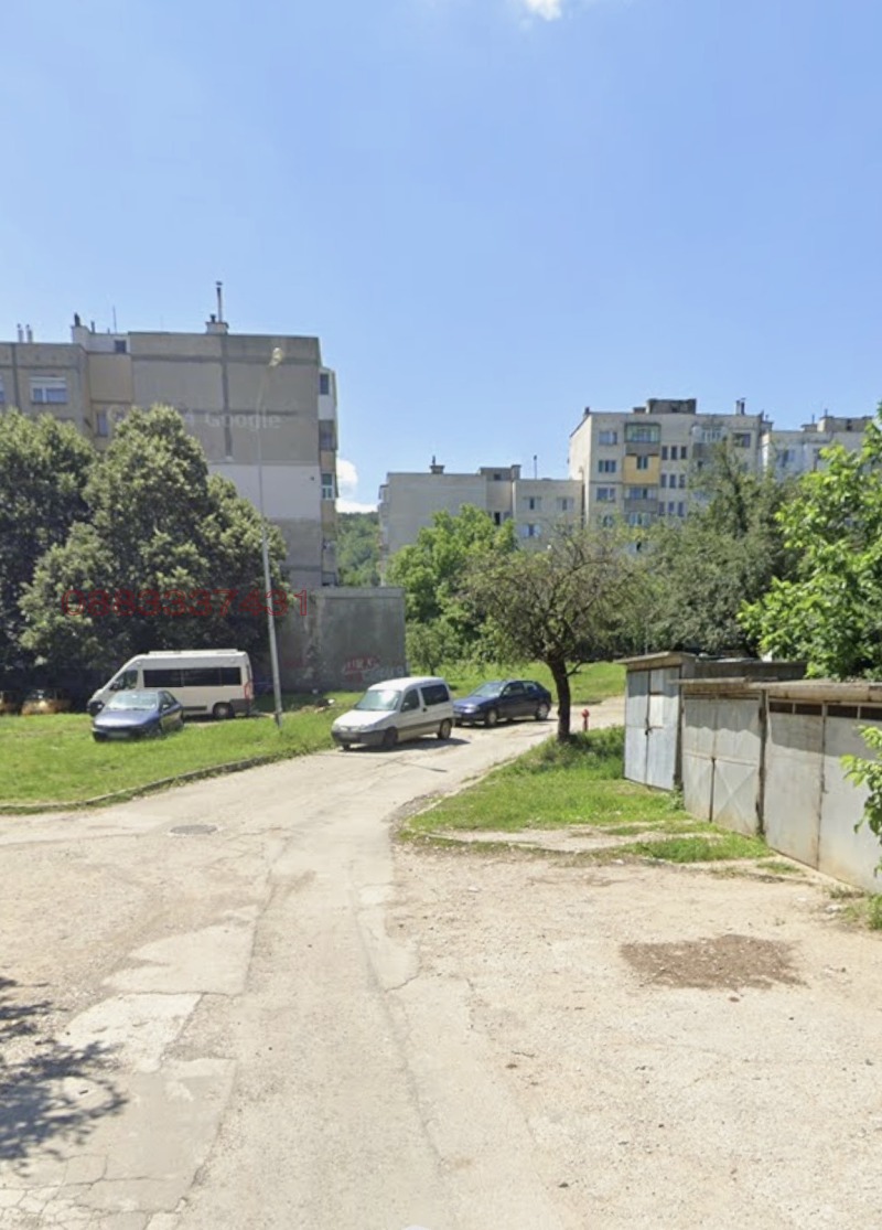 Дава под наем ГАРАЖ, ПАРКОМЯСТО, гр. Ловеч, Младост, снимка 3 - Гаражи и паркоместа - 53037122