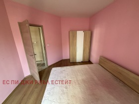 3 dormitorios Jadzhi Dimitar, Sofia 9