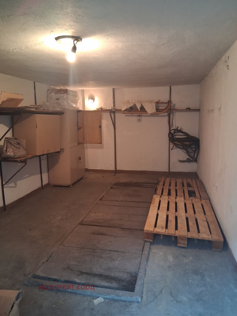 Дава под наем ГАРАЖ, ПАРКОМЯСТО, гр. София, Медицинска академия, снимка 2 - Гаражи и паркоместа - 52734488