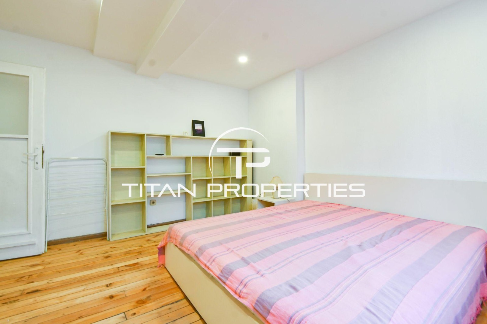 Дава под наем 2-СТАЕН, гр. София, Център, снимка 8 - Апартаменти - 53854367