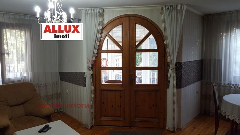 De inchiriat  2 dormitoare Ruse , Țentâr , 100 mp | 33192154 - imagine [8]