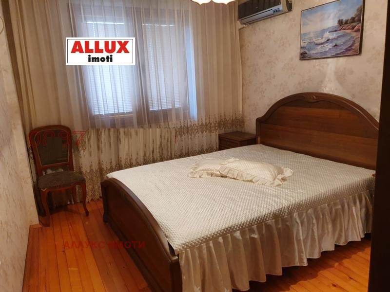 Da affittare  2 camere da letto Ruse , Tsentar , 100 mq | 33192154 - Immagine [3]