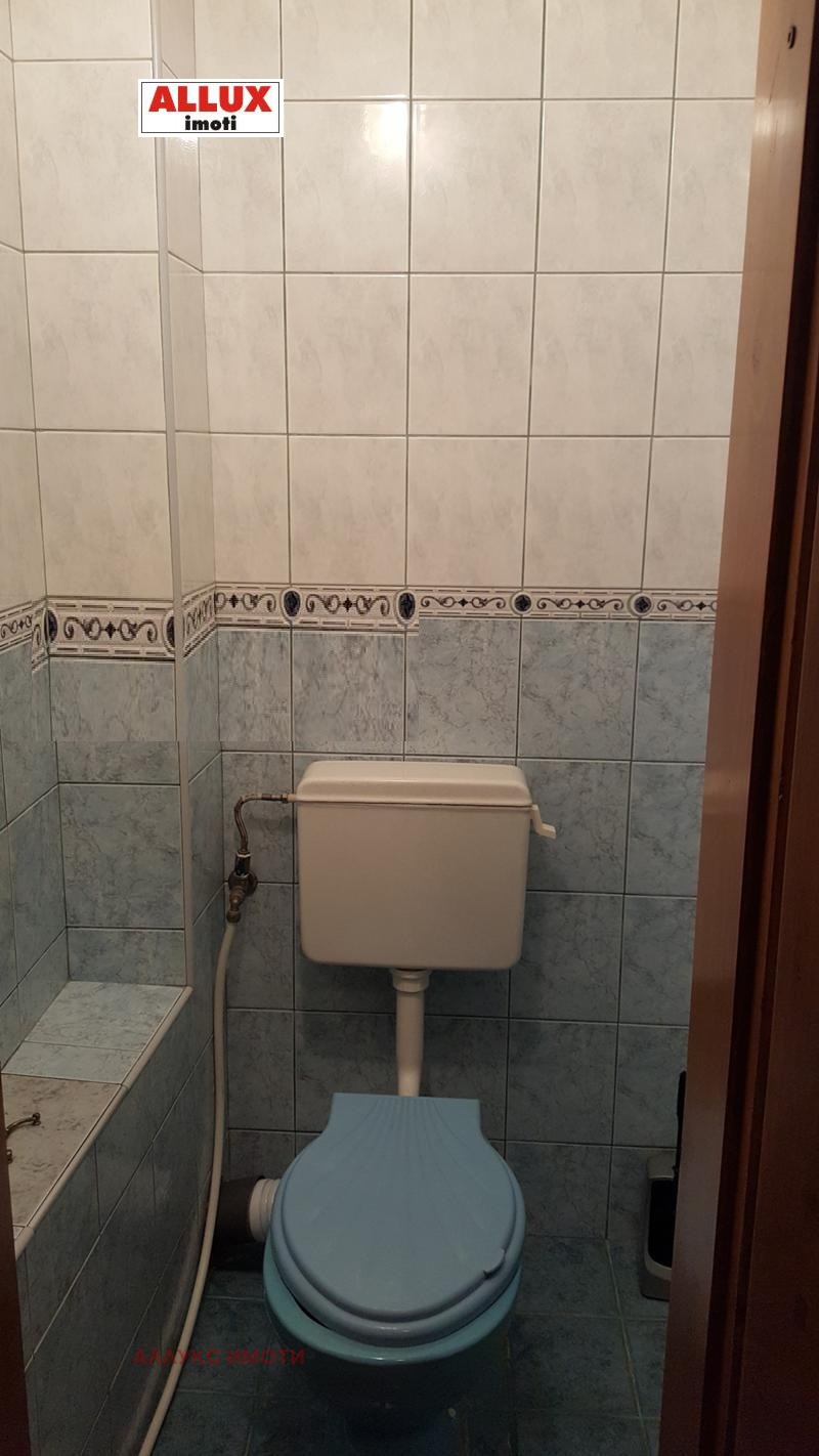 De inchiriat  2 dormitoare Ruse , Țentâr , 100 mp | 33192154 - imagine [15]