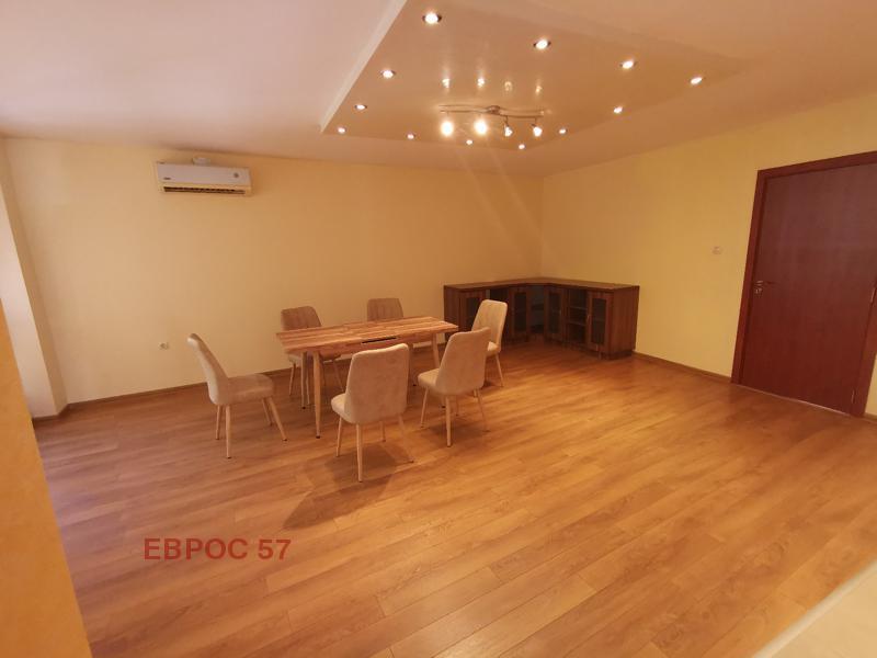 В оренду  2 спальні Пловдив , Център , 160 кв.м | 35045732 - зображення [8]