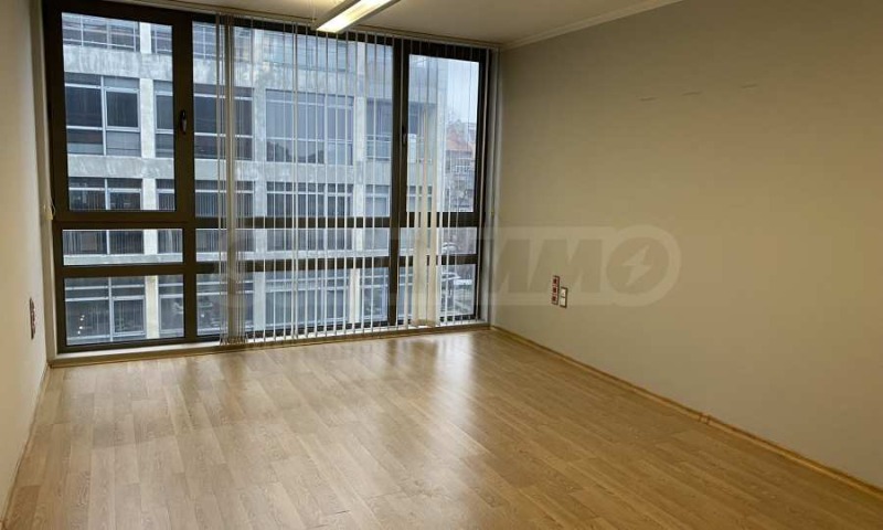 Da affittare  Ufficio Plovdiv , Tsentar , 58 mq | 53691590