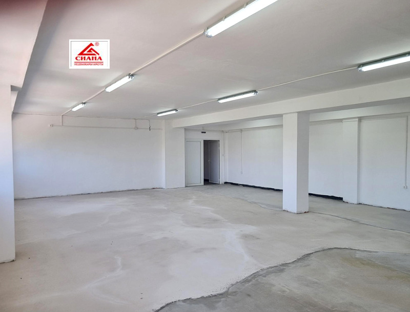 Дава под наем СКЛАД, гр. Бяла, област Русе, снимка 3 - Складове - 52400724