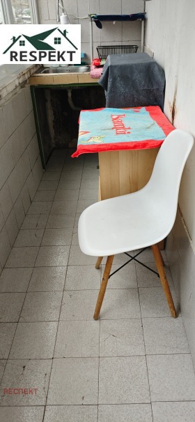 ����� ���� ��� ���� 3-�����,���� ����� ������, ��������>