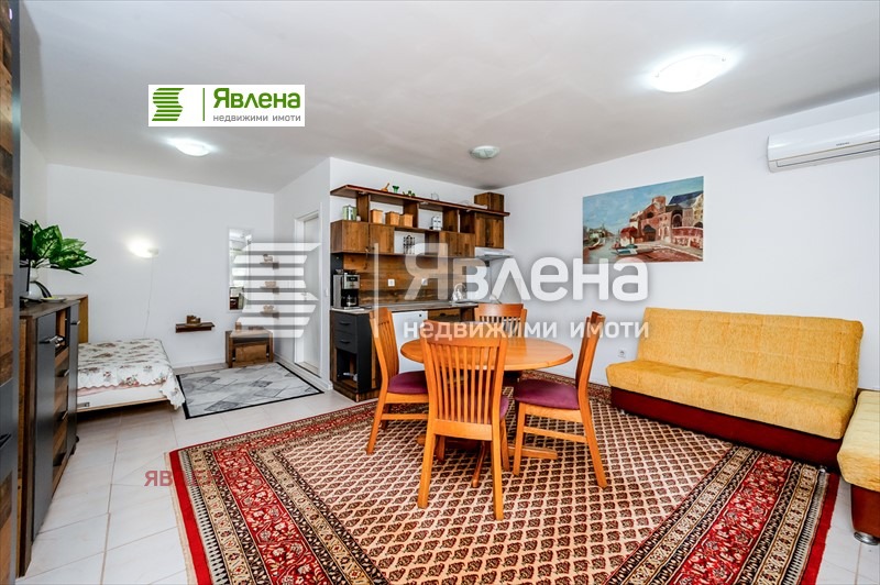 Дава под нем  1-стаен, град София, Люлин 3 •  380 EUR • ID 36798740 — holmes.bg - [1] 