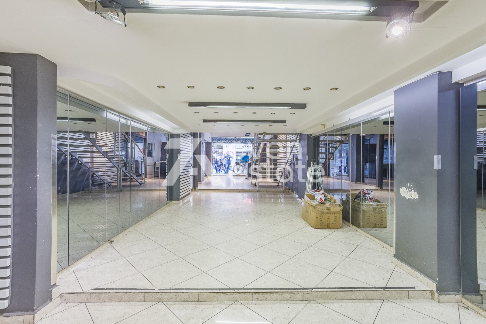 Дава под наем МАГАЗИН, гр. София, Център, снимка 3 - Магазини - 53998343