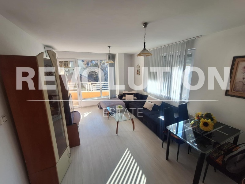 Para alugar  2 quartos Plovdiv , Mladejki Halm , 130 m² | 74993073