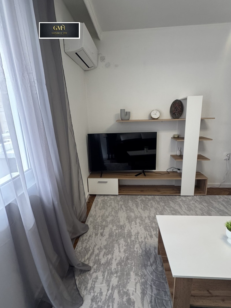 Дава под наем МНОГОСТАЕН, гр. Плевен, Идеален център, снимка 2 - Апартаменти - 52977354