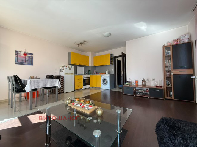 Zu vermieten  1 Schlafzimmer Sofia , Manastirski liwadi , 80 qm | 13037333